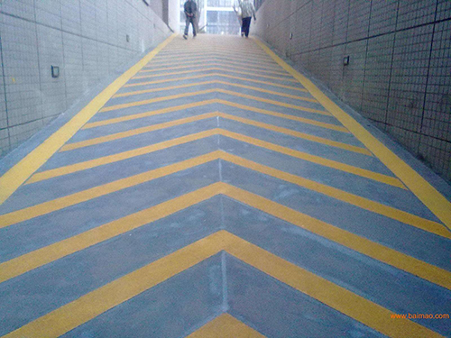 防滑坡道施工